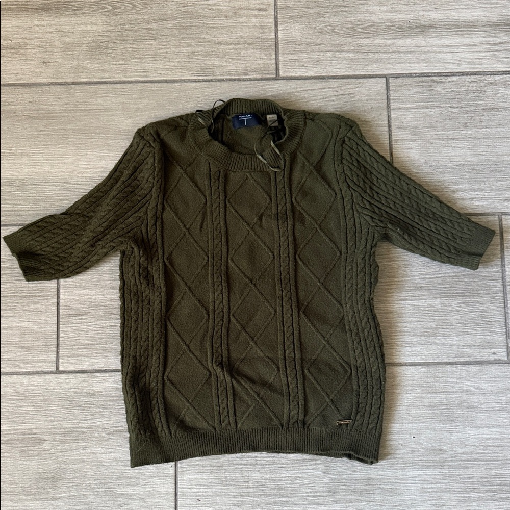 Tahari  Olive Cable Knit Crewneck Short Sleeve Sweater Medium